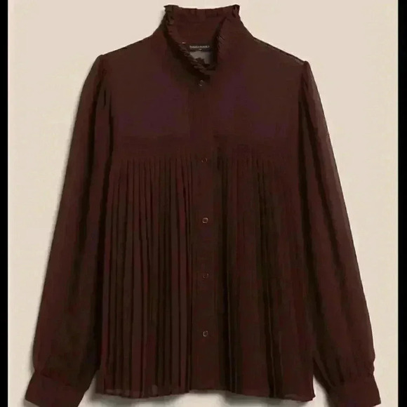 Banana Republic Chiffon Pleated Blouse - Picture 6 of 12
